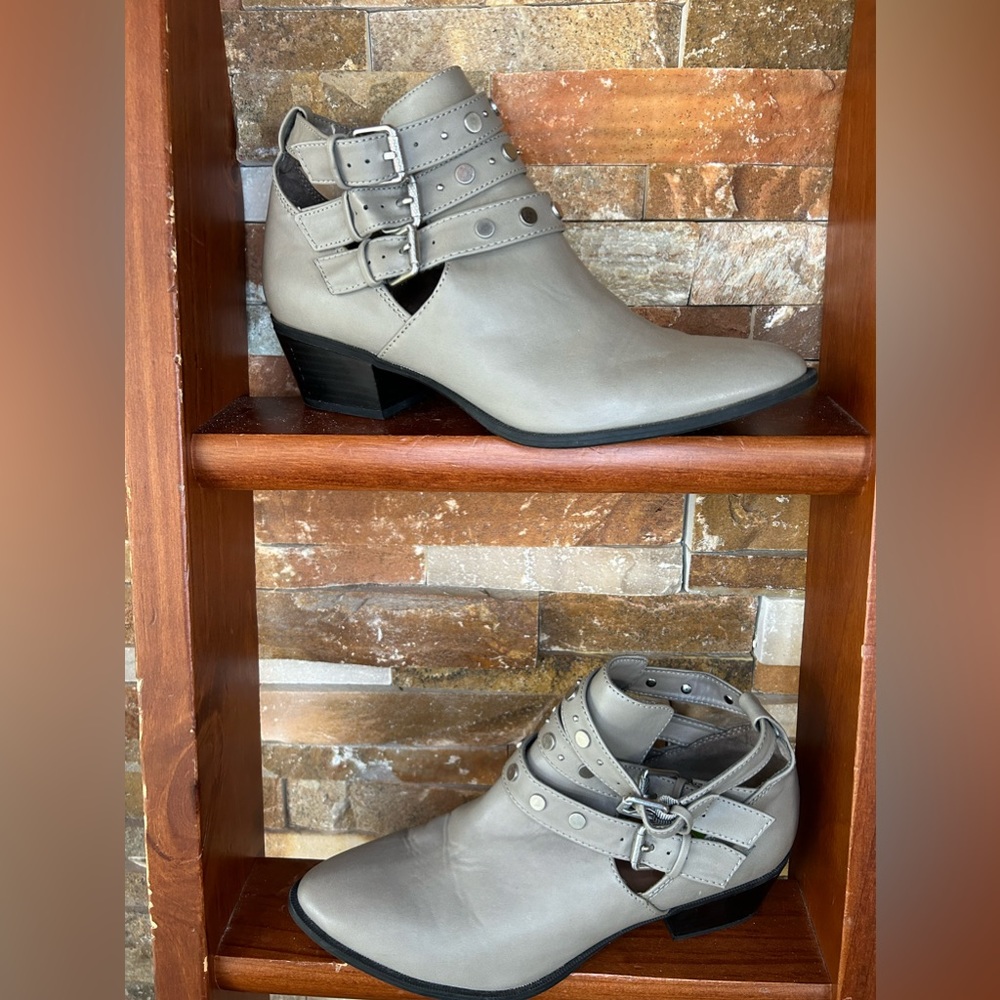 Sam Edelman size 9.5 grey ankle bootie with multi studded straps with 2in heel